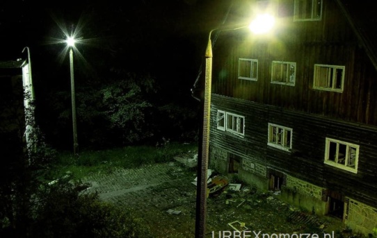 Ośrodek Wypoczynkowy PKP nocą