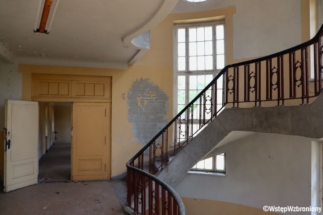 E2
